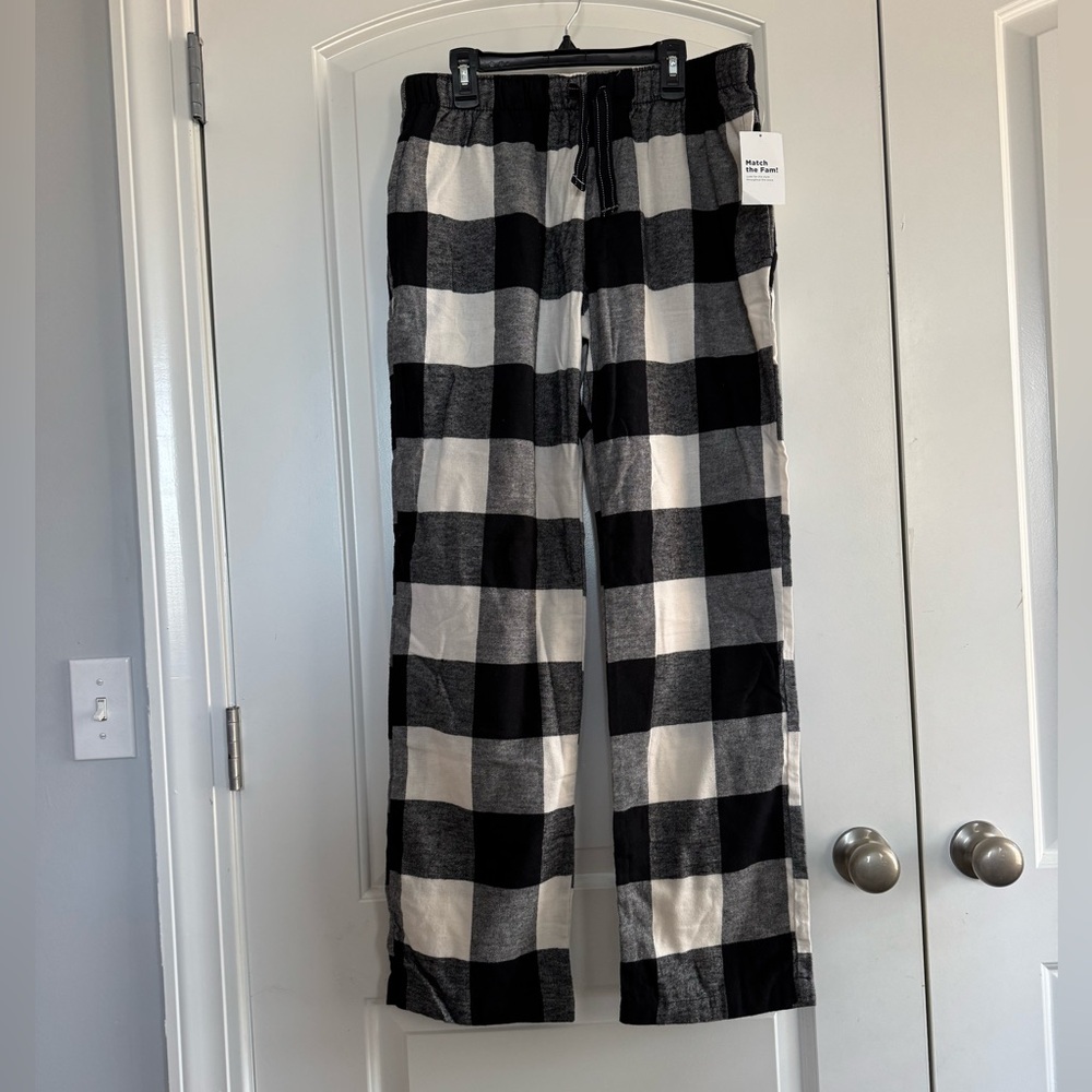 Old Navy Black and White Plaid Pants